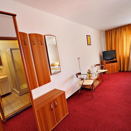 Motel Confort Floresti  Экстерьер фото