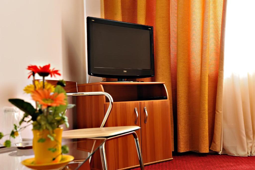 Motel Confort Floresti  Экстерьер фото